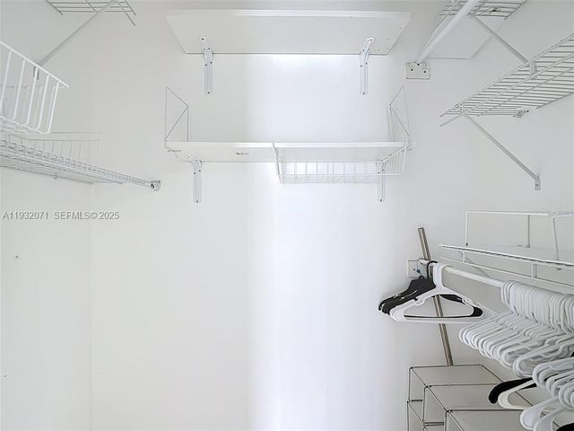 2801 NE 183rd St 1504W, Aventura, FL 33160