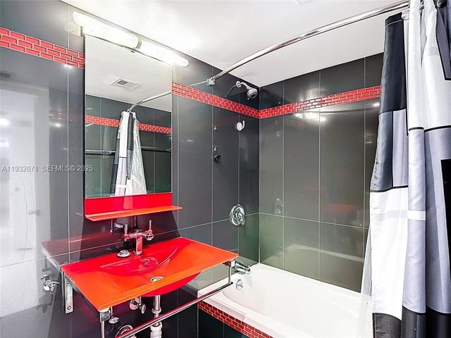 2801 NE 183rd St 1504W, Aventura, FL 33160