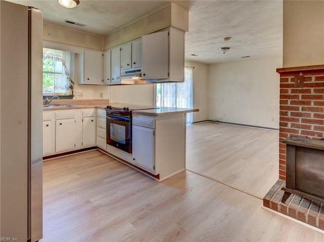 4124 Meadowview RD, Portsmouth, VA 23703