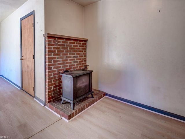 4124 Meadowview RD, Portsmouth, VA 23703