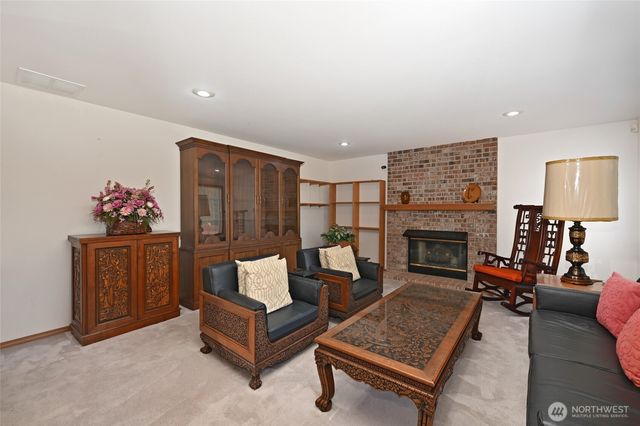 1529 Ilwaco Avenue NE, Renton, WA 98059