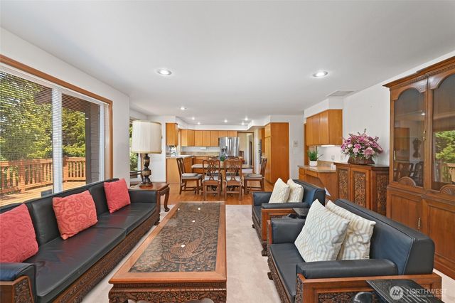 1529 Ilwaco Avenue NE, Renton, WA 98059
