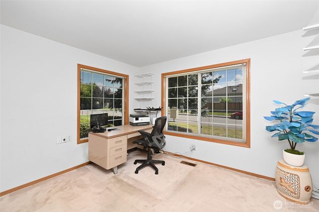 1529 Ilwaco Avenue NE, Renton, WA 98059