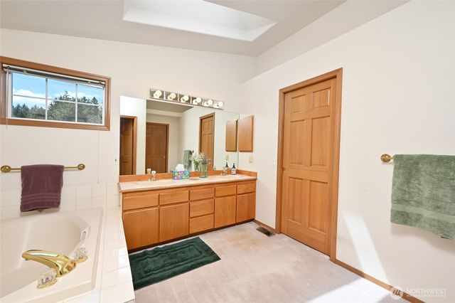 1529 Ilwaco Avenue NE, Renton, WA 98059