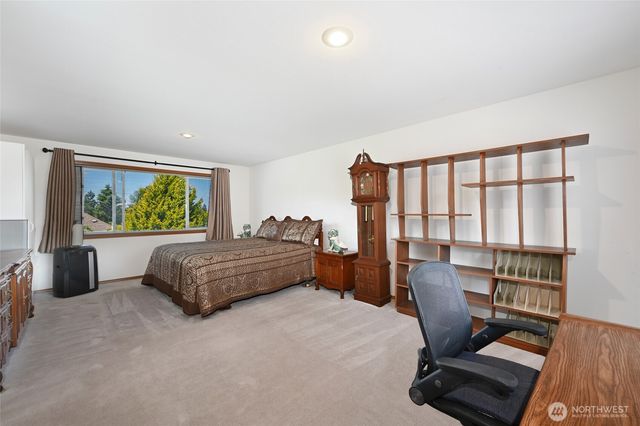 1529 Ilwaco Avenue NE, Renton, WA 98059
