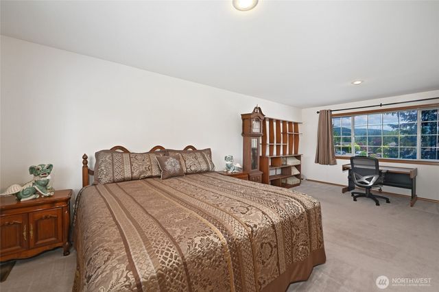 1529 Ilwaco Avenue NE, Renton, WA 98059