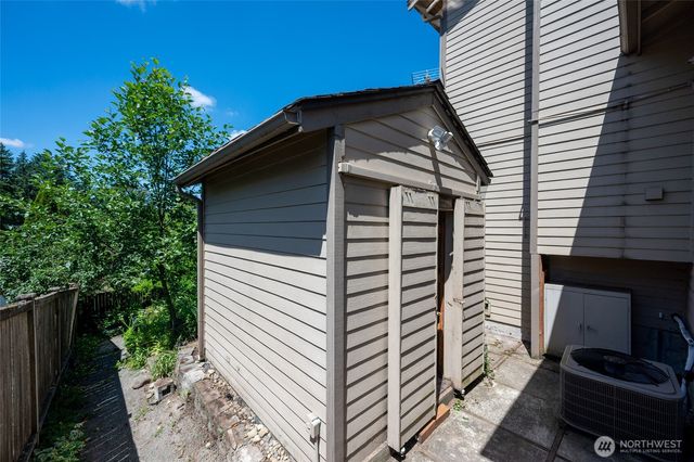 1529 Ilwaco Avenue NE, Renton, WA 98059