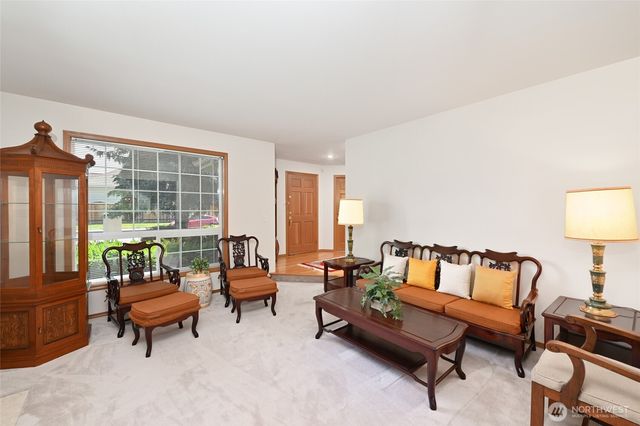1529 Ilwaco Avenue NE, Renton, WA 98059