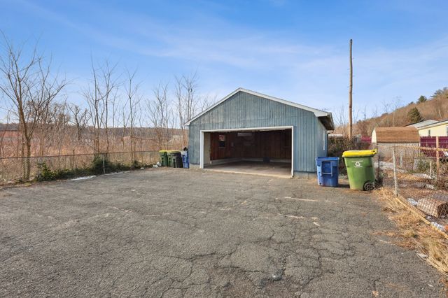 31 Sheffield Street, Waterbury, CT 06704