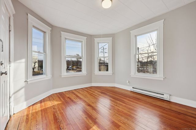 31 Sheffield Street, Waterbury, CT 06704