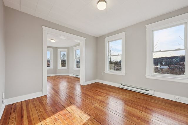 31 Sheffield Street, Waterbury, CT 06704