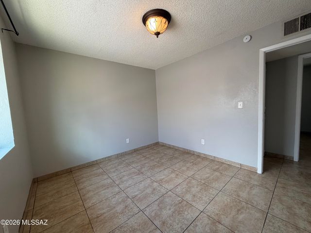1354 W Sonora Street, Tucson, AZ 85745
