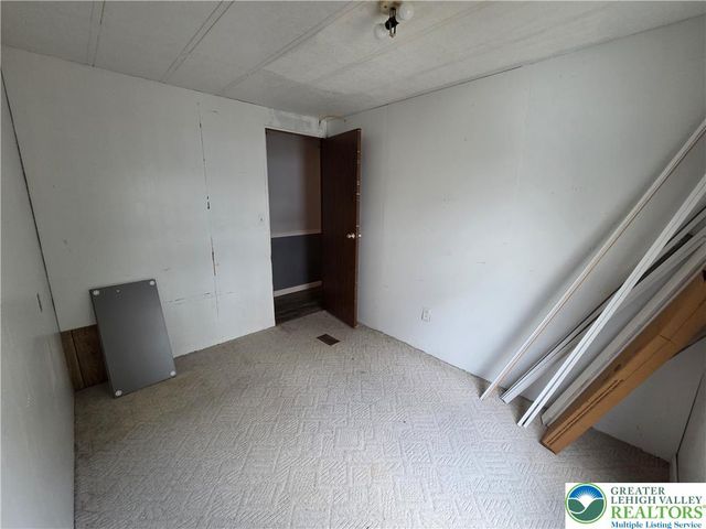 6337 Nisbet Court, Washington Twp, PA 18080