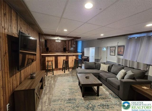 6337 Nisbet Court, Washington Twp, PA 18080