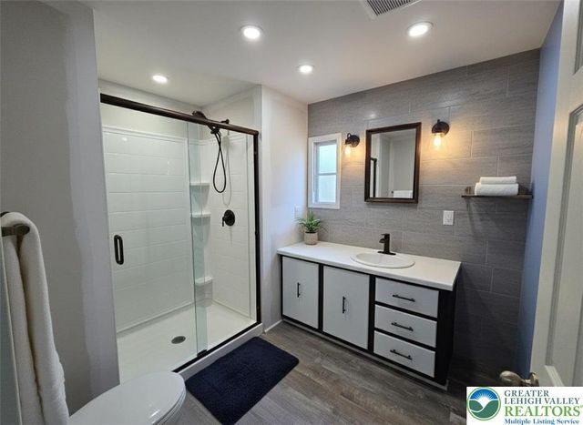 6337 Nisbet Court, Washington Twp, PA 18080