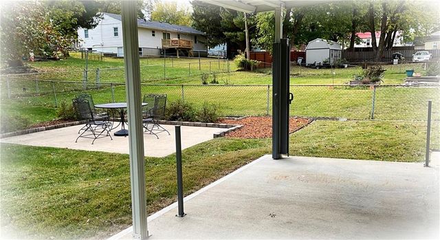 1711 Seneca Street, Leavenworth, KS 66048