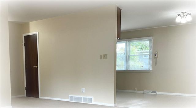 1711 Seneca Street, Leavenworth, KS 66048