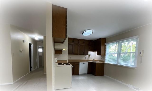 1711 Seneca Street, Leavenworth, KS 66048