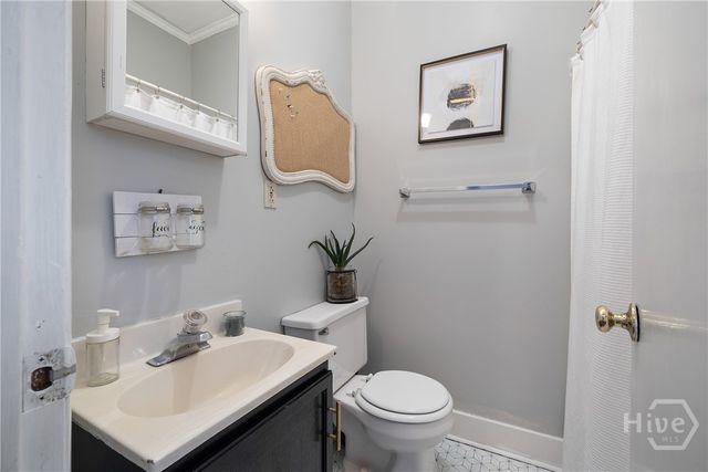 201 E 49th Street, Savannah, GA 31405