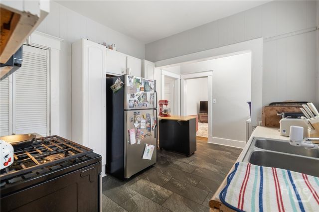 201 E 49th Street, Savannah, GA 31405