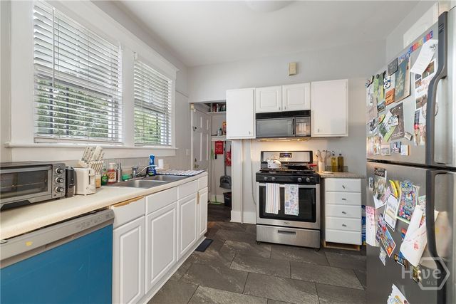 201 E 49th Street, Savannah, GA 31405