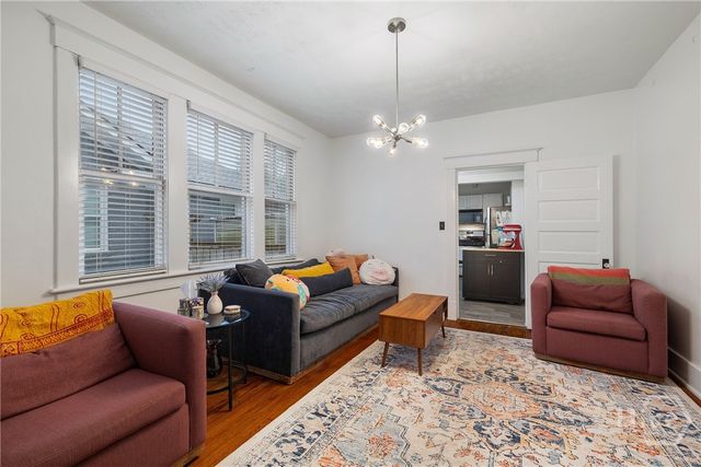 201 E 49th Street, Savannah, GA 31405