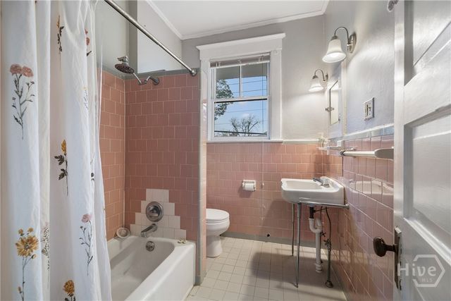 201 E 49th Street, Savannah, GA 31405