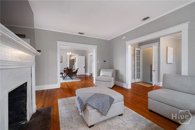 201 E 49th Street, Savannah, GA 31405