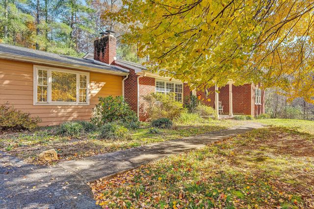 2320 Grassy Hill RD, Rocky Mount, VA 24151