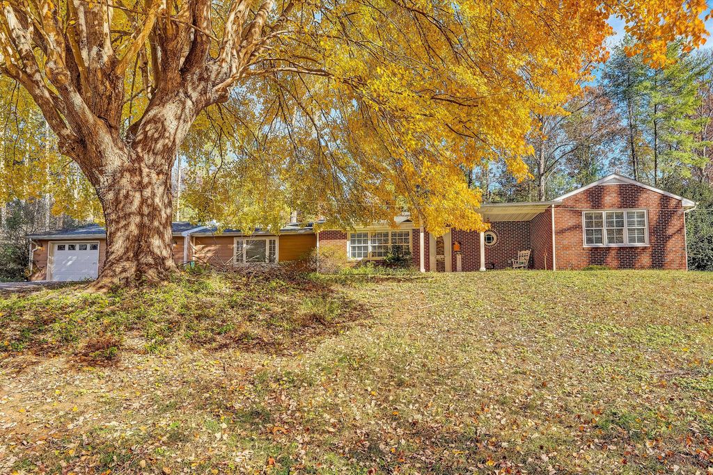 2320 Grassy Hill RD, Rocky Mount, VA 24151