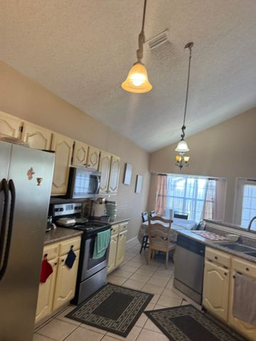 1603 Raton Drive, Arlington, TX 76018