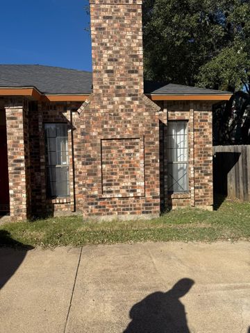 1603 Raton Drive, Arlington, TX 76018