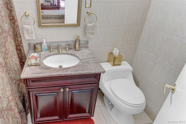 54-44 Little Neck Parkway 2A, Little Neck, NY 11362