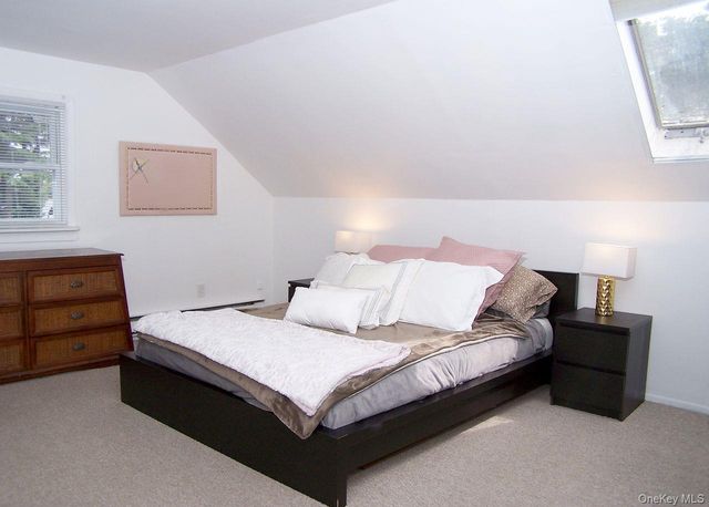 10 Clarence Street, Copiague, NY 11726