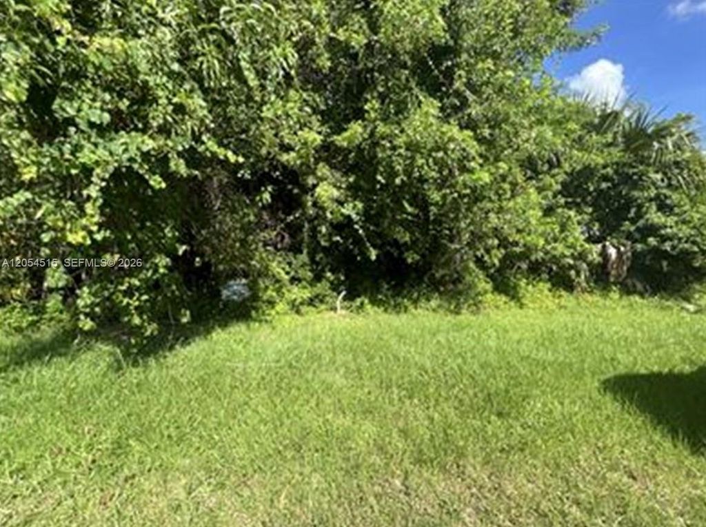 2284 SE Charleston Drive, Port St. Lucie, FL 34952
