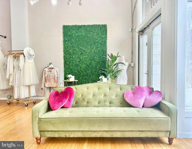 341 N CHARLES ST, Baltimore, MD 21201