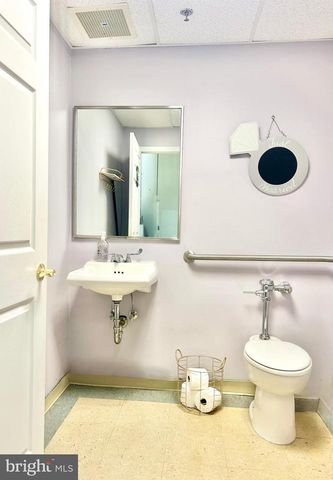 341 N CHARLES ST, Baltimore, MD 21201