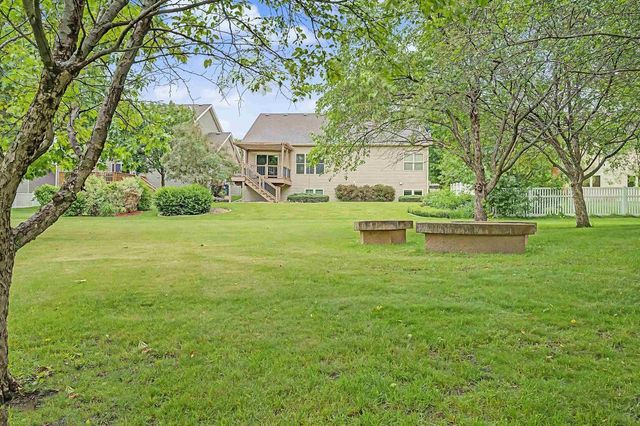 4626 SECRET GARDEN Drive, Mcfarland, WI 53558