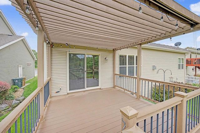 4626 SECRET GARDEN Drive, Mcfarland, WI 53558