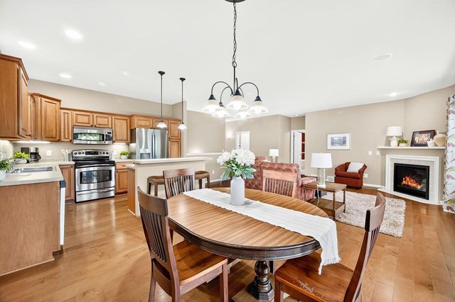 4626 SECRET GARDEN Drive, Mcfarland, WI 53558