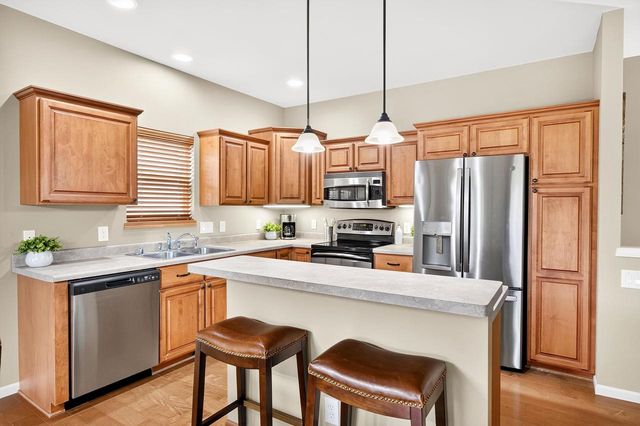 4626 SECRET GARDEN Drive, Mcfarland, WI 53558