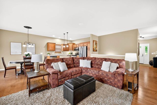 4626 SECRET GARDEN Drive, Mcfarland, WI 53558