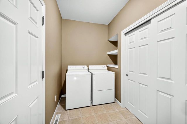 4626 SECRET GARDEN Drive, Mcfarland, WI 53558