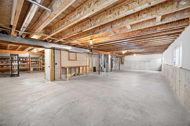 4626 SECRET GARDEN Drive, Mcfarland, WI 53558