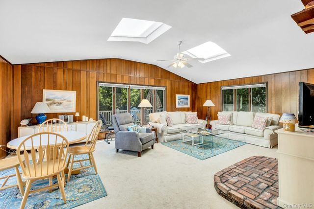 6 Oldfield Lane, East Quogue, NY 11942