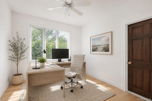 6 Oldfield Lane, East Quogue, NY 11942