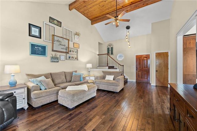 348 SE Brownfield Drive, Lee's Summit, MO 64063