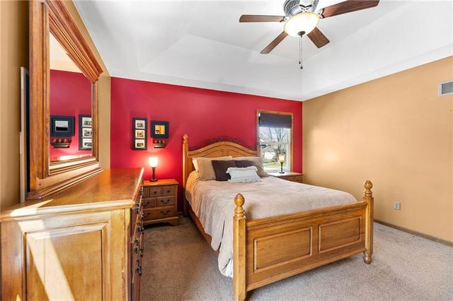 348 SE Brownfield Drive, Lee's Summit, MO 64063