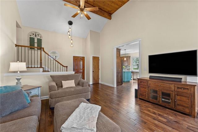 348 SE Brownfield Drive, Lee's Summit, MO 64063