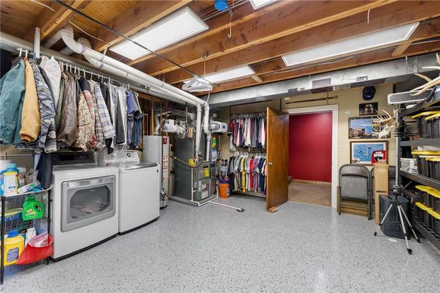 348 SE Brownfield Drive, Lee's Summit, MO 64063